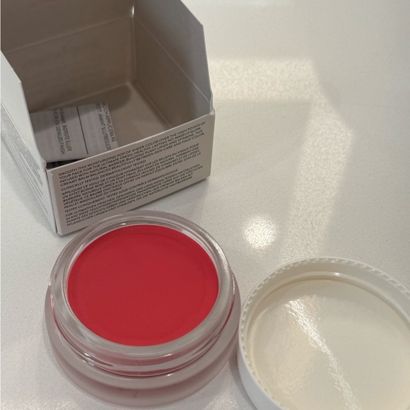 Blush - Picture 3 of 7